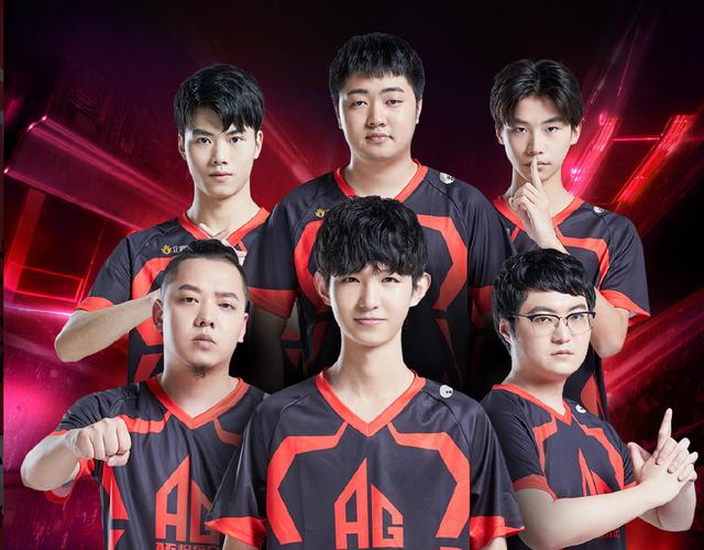 icon 谈论了他的复出试训： LPL 现在中场球员仍然非常短缺，有人问我有没有想法！