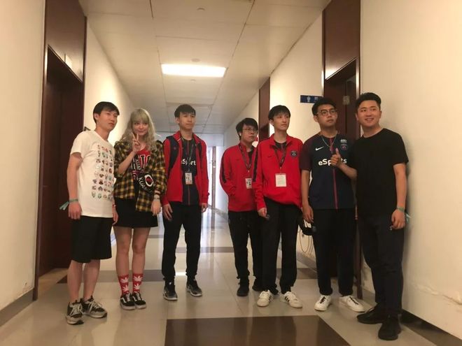 电竞比分网：万众期待的英雄联盟手游要来了？！